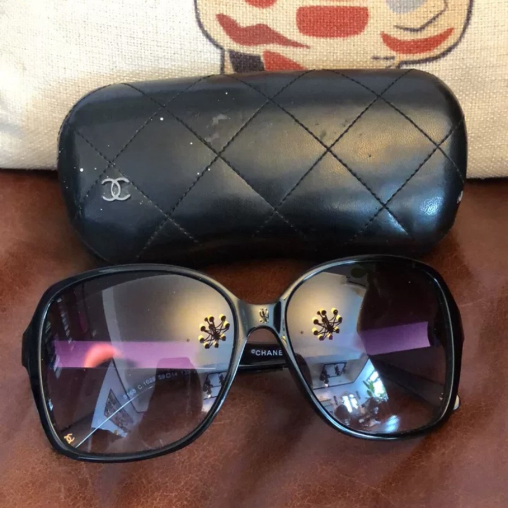 CHANEL sunglasses